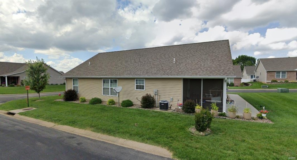 70 Pecan Tree Lane, Farmington, Missouri 63640, 2 Bedrooms Bedrooms, 5 Rooms Rooms,2 BathroomsBathrooms,Residential,For Sale,Pecan Tree,MAR25005834