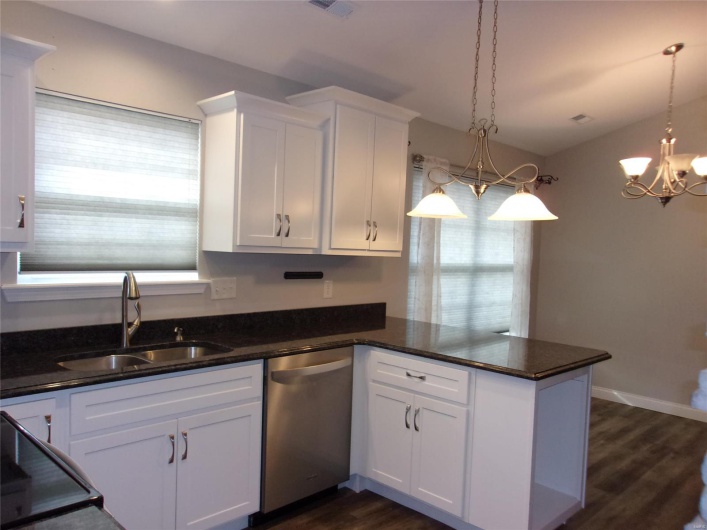 70 Pecan Tree Lane, Farmington, Missouri 63640, 2 Bedrooms Bedrooms, 5 Rooms Rooms,2 BathroomsBathrooms,Residential,For Sale,Pecan Tree,MAR25005834