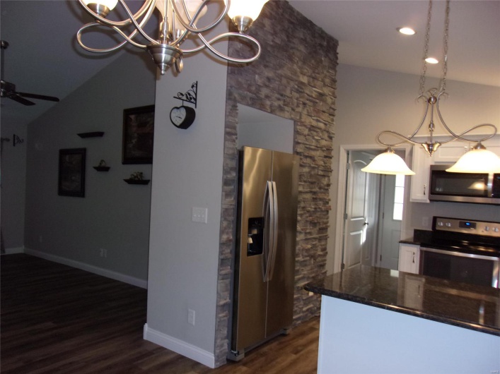 70 Pecan Tree Lane, Farmington, Missouri 63640, 2 Bedrooms Bedrooms, 5 Rooms Rooms,2 BathroomsBathrooms,Residential,For Sale,Pecan Tree,MAR25005834