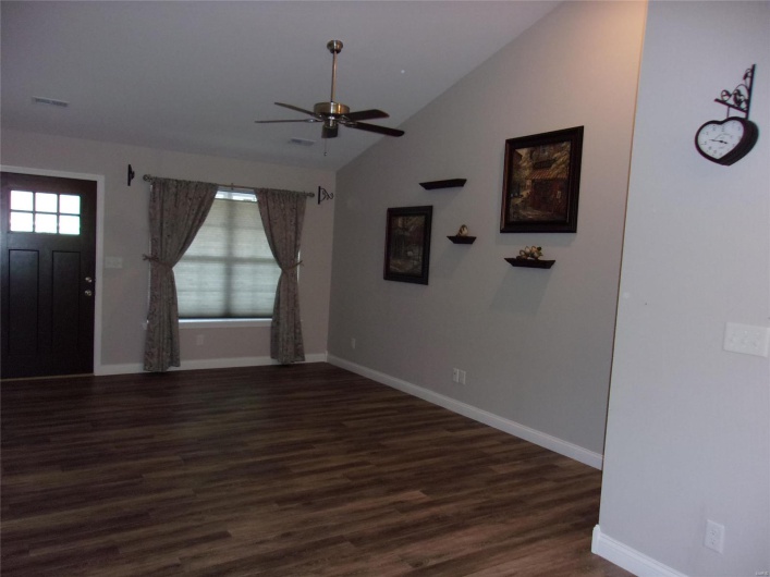 70 Pecan Tree Lane, Farmington, Missouri 63640, 2 Bedrooms Bedrooms, 5 Rooms Rooms,2 BathroomsBathrooms,Residential,For Sale,Pecan Tree,MAR25005834