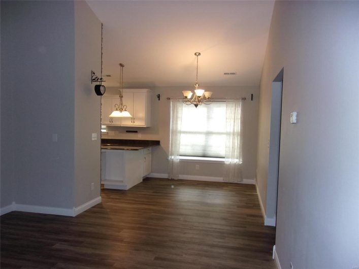 70 Pecan Tree Lane, Farmington, Missouri 63640, 2 Bedrooms Bedrooms, 5 Rooms Rooms,2 BathroomsBathrooms,Residential,For Sale,Pecan Tree,MAR25005834
