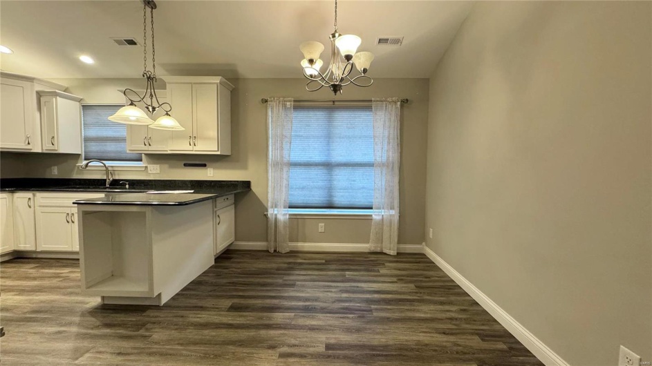 70 Pecan Tree Lane, Farmington, Missouri 63640, 2 Bedrooms Bedrooms, 5 Rooms Rooms,2 BathroomsBathrooms,Residential,For Sale,Pecan Tree,MAR25005834