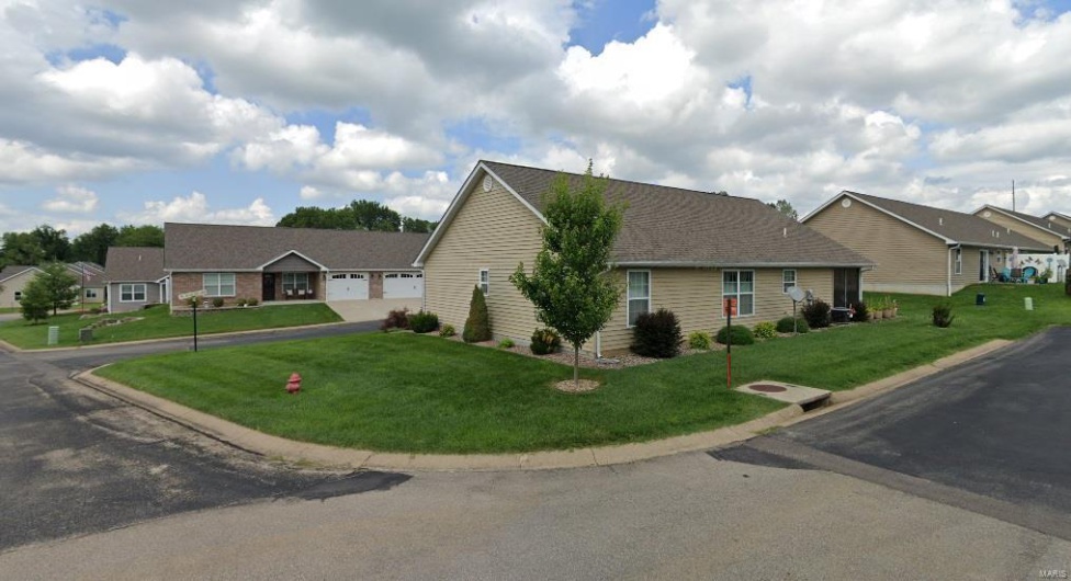 70 Pecan Tree Lane, Farmington, Missouri 63640, 2 Bedrooms Bedrooms, 5 Rooms Rooms,2 BathroomsBathrooms,Residential,For Sale,Pecan Tree,MAR25005834