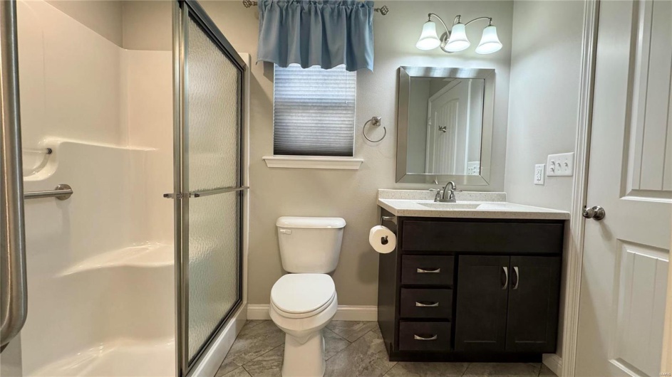 70 Pecan Tree Lane, Farmington, Missouri 63640, 2 Bedrooms Bedrooms, 5 Rooms Rooms,2 BathroomsBathrooms,Residential,For Sale,Pecan Tree,MAR25005834