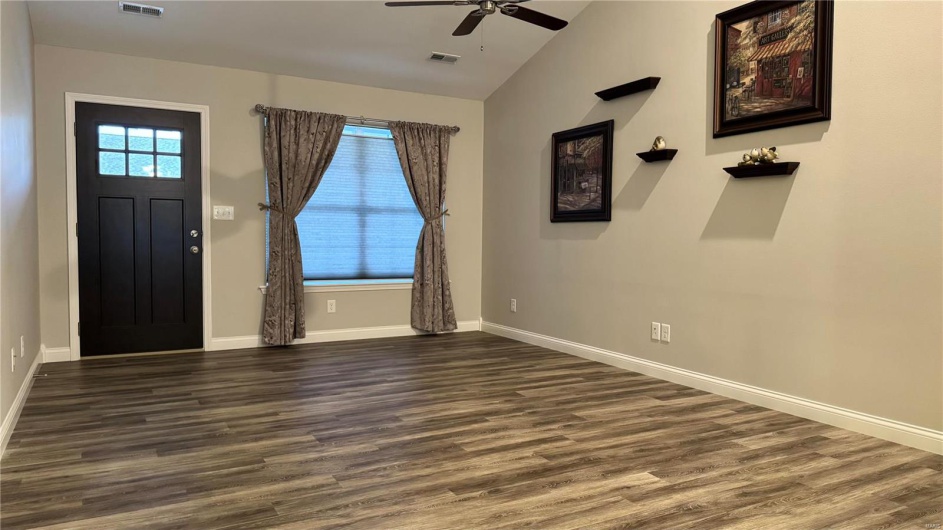 70 Pecan Tree Lane, Farmington, Missouri 63640, 2 Bedrooms Bedrooms, 5 Rooms Rooms,2 BathroomsBathrooms,Residential,For Sale,Pecan Tree,MAR25005834