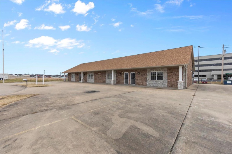 2437 Myra Drive, Cape Girardeau, Missouri 63703, ,Commercial Sale,For Sale,Myra,MAR25006908