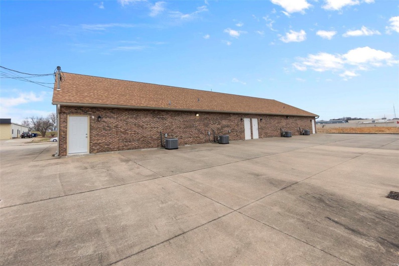 2437 Myra Drive, Cape Girardeau, Missouri 63703, ,Commercial Sale,For Sale,Myra,MAR25006908