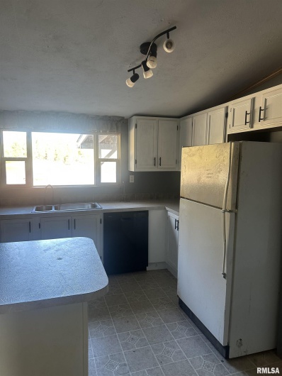 165 Nile Lane, Creal Springs, Illinois 62922, 3 Bedrooms Bedrooms, 0 ,2 BathroomsBathrooms,Residential,For Sale,Nile,0,RMAQC4260353