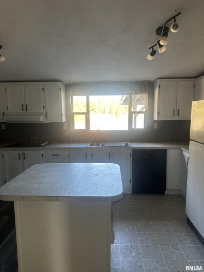 165 Nile Lane, Creal Springs, Illinois 62922, 3 Bedrooms Bedrooms, 0 ,2 BathroomsBathrooms,Residential,For Sale,Nile,0,RMAQC4260353