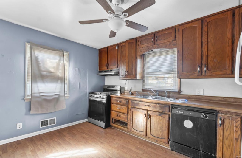 409 North Street, Cape Girardeau, Missouri 63701, 4 Bedrooms Bedrooms, 7 Rooms Rooms,1 BathroomBathrooms,Residential,For Sale,North,MAR25005610