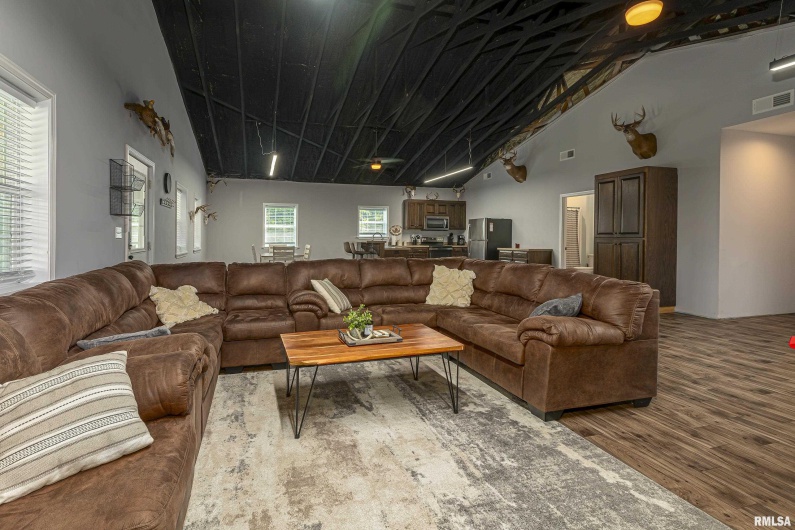 5 HORSESHOE Drive, Herod, Illinois 62947, 4 Bedrooms Bedrooms, 0 ,3 BathroomsBathrooms,Residential,For Sale,HORSESHOE,0,RMAQC4260358