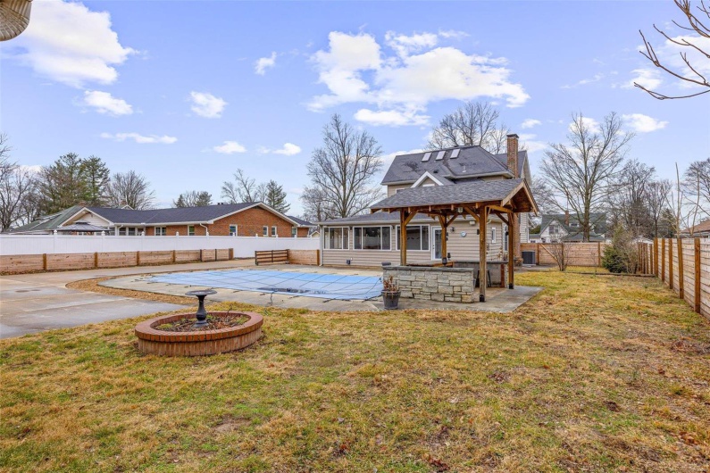 616 Columbia Street, Farmington, Missouri 63640, 3 Bedrooms Bedrooms, 12 Rooms Rooms,2 BathroomsBathrooms,Residential,For Sale,Columbia,MAR25005453