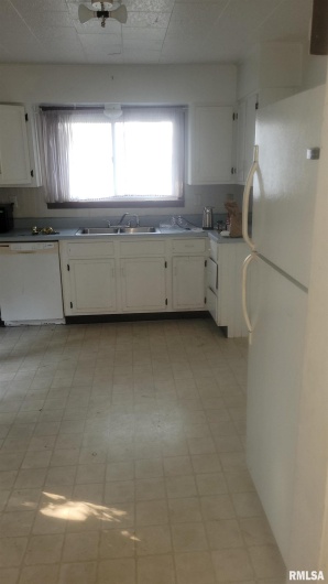 509 Lucier Street, Murphysboro, Illinois 62966, 3 Bedrooms Bedrooms, 0 ,1 BathroomBathrooms,Residential,For Sale,Lucier,0,RMAEB456713
