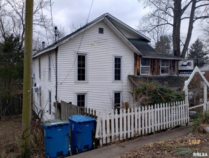 203 ASH Street, Cobden, Illinois 62920, 3 Bedrooms Bedrooms, 0 ,2 BathroomsBathrooms,Residential,For Sale,ASH,0,RMAEB456718