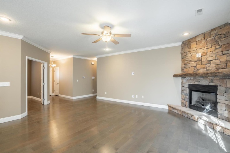 382 Golden Lane, Poplar Bluff, Missouri 63901, 3 Bedrooms Bedrooms, 7 Rooms Rooms,2 BathroomsBathrooms,Residential,For Sale,Golden Lane,MAR25006677