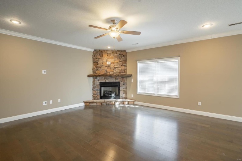 382 Golden Lane, Poplar Bluff, Missouri 63901, 3 Bedrooms Bedrooms, 7 Rooms Rooms,2 BathroomsBathrooms,Residential,For Sale,Golden Lane,MAR25006677