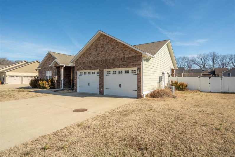 382 Golden Lane, Poplar Bluff, Missouri 63901, 3 Bedrooms Bedrooms, 7 Rooms Rooms,2 BathroomsBathrooms,Residential,For Sale,Golden Lane,MAR25006677