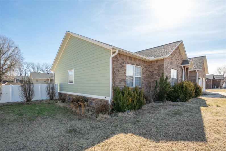382 Golden Lane, Poplar Bluff, Missouri 63901, 3 Bedrooms Bedrooms, 7 Rooms Rooms,2 BathroomsBathrooms,Residential,For Sale,Golden Lane,MAR25006677