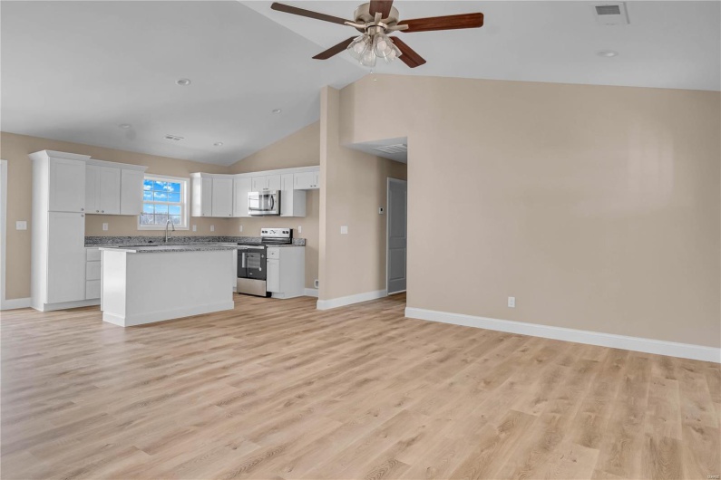 8 Bluebell Way, Jackson, Missouri 63755, 3 Bedrooms Bedrooms, 5 Rooms Rooms,2 BathroomsBathrooms,Residential,For Sale,Bluebell Way,MAR25007046
