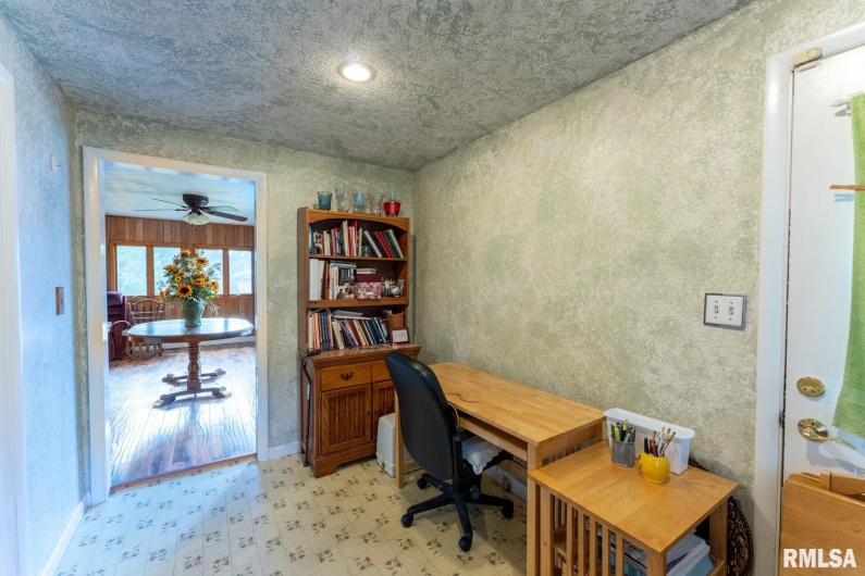 25 Lees Drive, Creal Springs, Illinois 62922, 2 Bedrooms Bedrooms, 0 ,1 BathroomBathrooms,Residential,For Sale,Lees,0,RMAEB454933