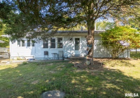 25 Lees Drive, Creal Springs, Illinois 62922, 2 Bedrooms Bedrooms, 0 ,1 BathroomBathrooms,Residential,For Sale,Lees,0,RMAEB454933