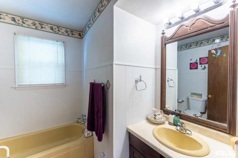 25 Lees Drive, Creal Springs, Illinois 62922, 2 Bedrooms Bedrooms, 0 ,1 BathroomBathrooms,Residential,For Sale,Lees,0,RMAEB454933
