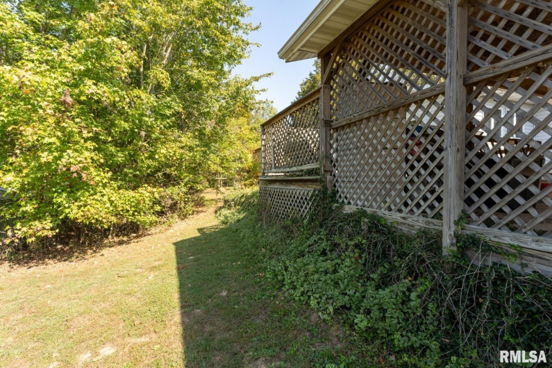 25 Lees Drive, Creal Springs, Illinois 62922, 2 Bedrooms Bedrooms, 0 ,1 BathroomBathrooms,Residential,For Sale,Lees,0,RMAEB454933