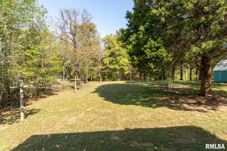 25 Lees Drive, Creal Springs, Illinois 62922, 2 Bedrooms Bedrooms, 0 ,1 BathroomBathrooms,Residential,For Sale,Lees,0,RMAEB454933
