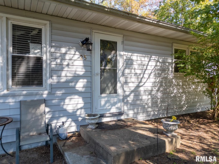 25 Lees Drive, Creal Springs, Illinois 62922, 2 Bedrooms Bedrooms, 0 ,1 BathroomBathrooms,Residential,For Sale,Lees,0,RMAEB454933