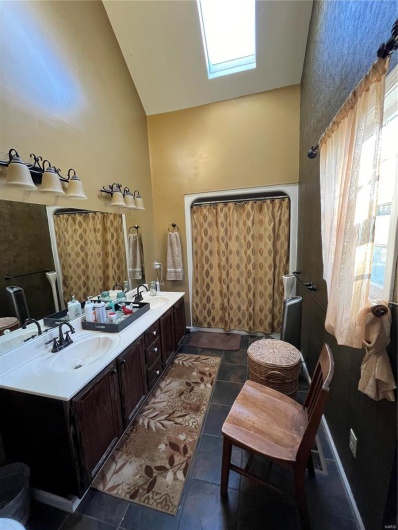 1443 Madison 212, Fredericktown, Missouri 63645, 4 Bedrooms Bedrooms, 12 Rooms Rooms,3 BathroomsBathrooms,Residential,For Sale,Madison 212,MAR25006788