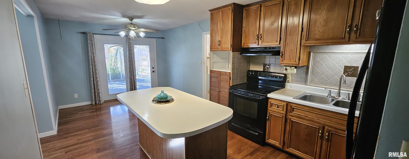 103 DAVID Drive, McClure, Illinois 62957, 2 Bedrooms Bedrooms, 0 ,2 BathroomsBathrooms,Residential,For Sale,DAVID,0,RMAEB456518