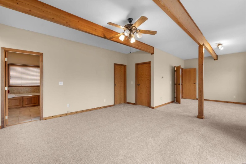 2703 Cobblestone Court, Cape Girardeau, Missouri 63701, 5 Bedrooms Bedrooms, 11 Rooms Rooms,5 BathroomsBathrooms,Residential,For Sale,Cobblestone,MAR25007210