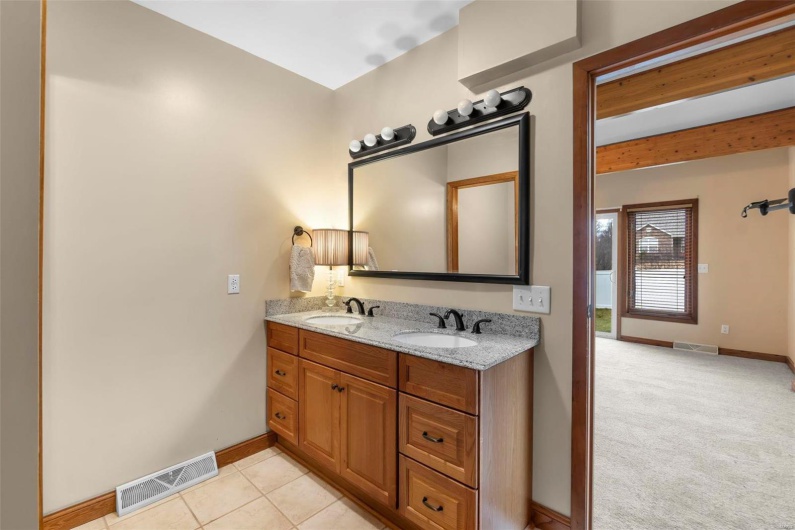 2703 Cobblestone Court, Cape Girardeau, Missouri 63701, 5 Bedrooms Bedrooms, 11 Rooms Rooms,5 BathroomsBathrooms,Residential,For Sale,Cobblestone,MAR25007210