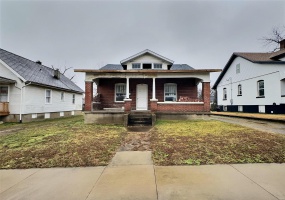 27 Benton Street, Cape Girardeau, Missouri 63703, 4 Bedrooms Bedrooms, 6 Rooms Rooms,1 BathroomBathrooms,Residential,For Sale,Benton,MAR25007813