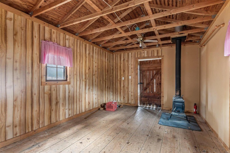 Hunting shed