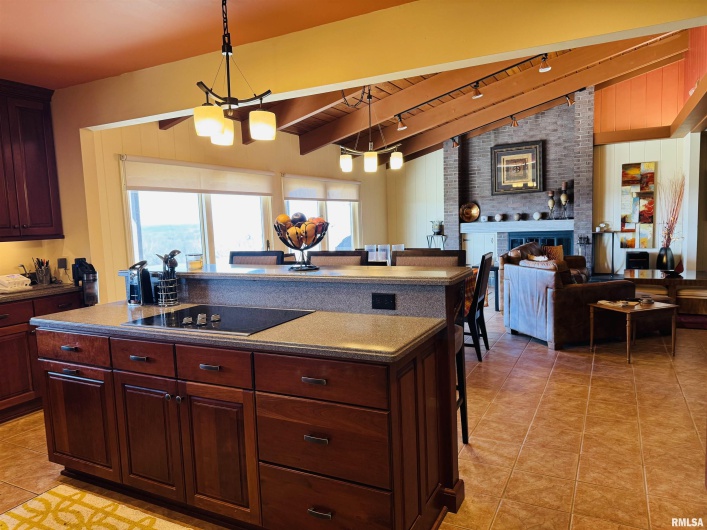 800 GREEN Street, Anna, Illinois 62906-0000, 3 Bedrooms Bedrooms, 0 ,4 BathroomsBathrooms,Residential,For Sale,GREEN,0,RMAEB456751