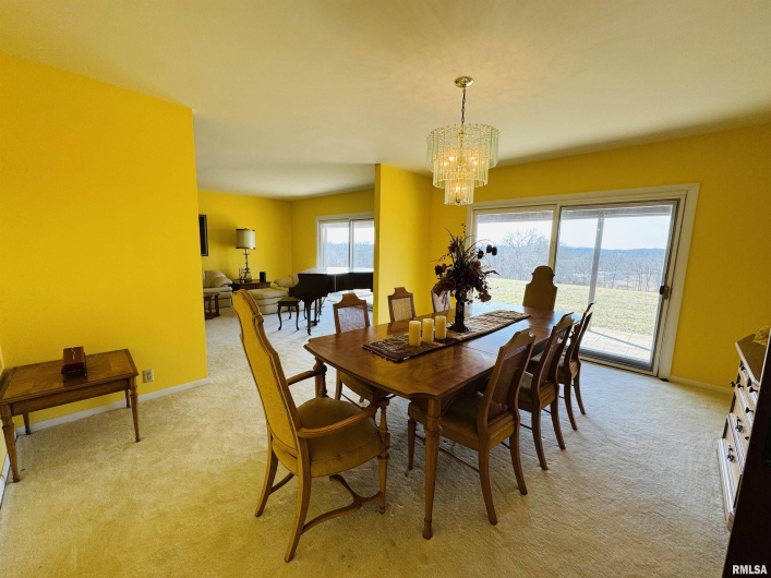 800 GREEN Street, Anna, Illinois 62906-0000, 3 Bedrooms Bedrooms, 0 ,4 BathroomsBathrooms,Residential,For Sale,GREEN,0,RMAEB456751