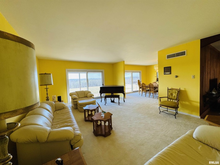 800 GREEN Street, Anna, Illinois 62906-0000, 3 Bedrooms Bedrooms, 0 ,4 BathroomsBathrooms,Residential,For Sale,GREEN,0,RMAEB456751