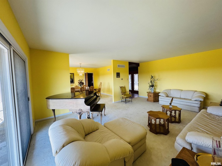 800 GREEN Street, Anna, Illinois 62906-0000, 3 Bedrooms Bedrooms, 0 ,4 BathroomsBathrooms,Residential,For Sale,GREEN,0,RMAEB456751