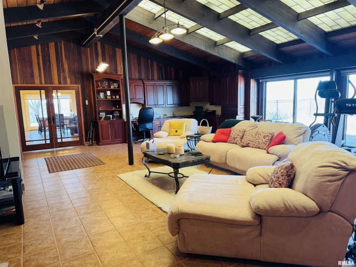 800 GREEN Street, Anna, Illinois 62906-0000, 3 Bedrooms Bedrooms, 0 ,4 BathroomsBathrooms,Residential,For Sale,GREEN,0,RMAEB456751