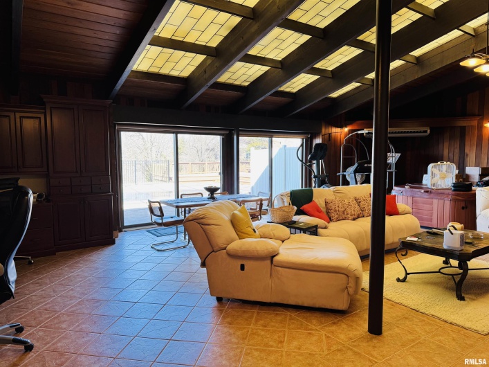 800 GREEN Street, Anna, Illinois 62906-0000, 3 Bedrooms Bedrooms, 0 ,4 BathroomsBathrooms,Residential,For Sale,GREEN,0,RMAEB456751