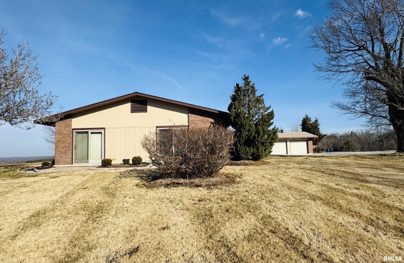800 GREEN Street, Anna, Illinois 62906-0000, 3 Bedrooms Bedrooms, 0 ,4 BathroomsBathrooms,Residential,For Sale,GREEN,0,RMAEB456751