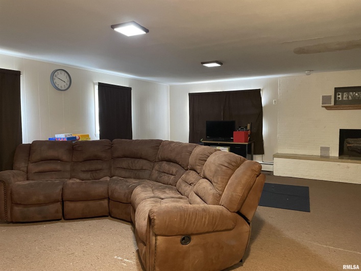 217 APPLE Lane, Anna, Illinois 62906, 3 Bedrooms Bedrooms, 0 ,3 BathroomsBathrooms,Residential,For Sale,APPLE,0,RMAEB456753