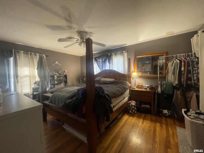 217 APPLE Lane, Anna, Illinois 62906, 3 Bedrooms Bedrooms, 0 ,3 BathroomsBathrooms,Residential,For Sale,APPLE,0,RMAEB456753