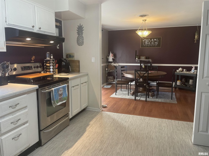 217 APPLE Lane, Anna, Illinois 62906, 3 Bedrooms Bedrooms, 0 ,3 BathroomsBathrooms,Residential,For Sale,APPLE,0,RMAEB456753