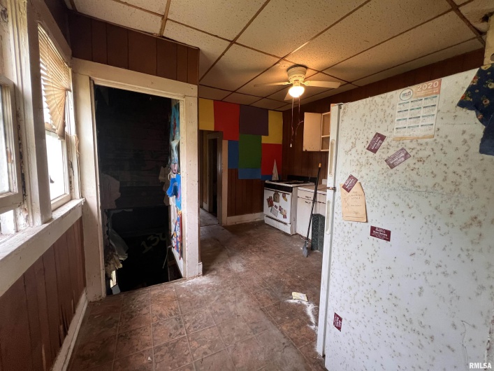 414 SYCAMORE Street, Carbondale, Illinois 62901, 0 , 0 ,0,Residential Income,For Sale,SYCAMORE,0,RMAEB452113