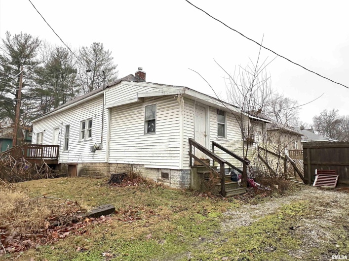 414 SYCAMORE Street, Carbondale, Illinois 62901, 0 , 0 ,0,Residential Income,For Sale,SYCAMORE,0,RMAEB452113