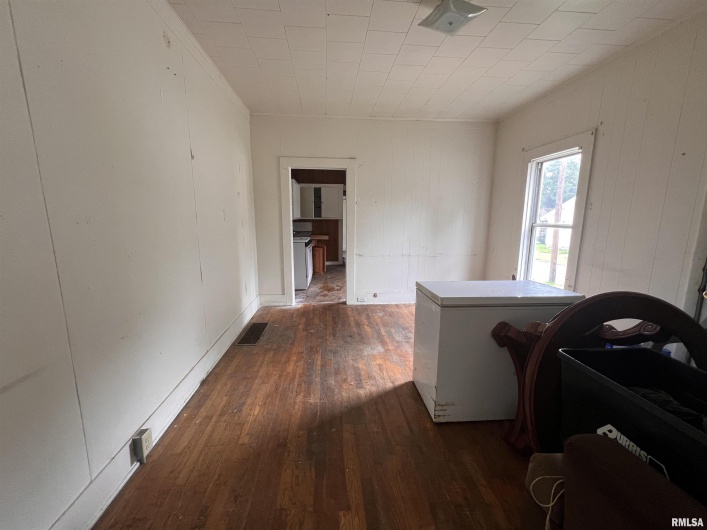 414 SYCAMORE Street, Carbondale, Illinois 62901, 0 , 0 ,0,Residential Income,For Sale,SYCAMORE,0,RMAEB452113
