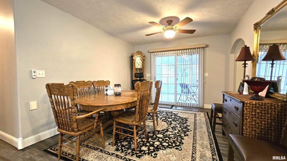 3211 CHEROKEE Drive, Marion, Illinois 62959, 2 Bedrooms Bedrooms, 0 ,2 BathroomsBathrooms,Residential,For Sale,CHEROKEE,0,RMAEB456761