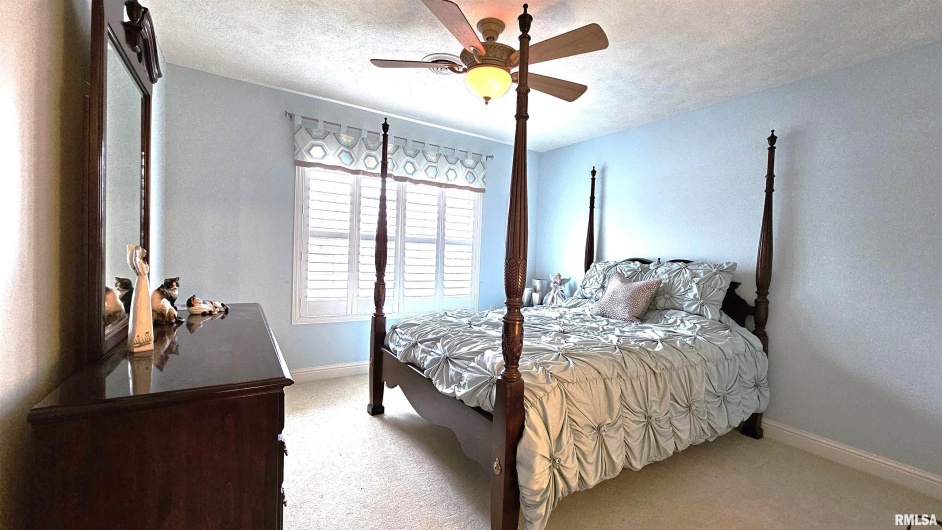 3211 CHEROKEE Drive, Marion, Illinois 62959, 2 Bedrooms Bedrooms, 0 ,2 BathroomsBathrooms,Residential,For Sale,CHEROKEE,0,RMAEB456761